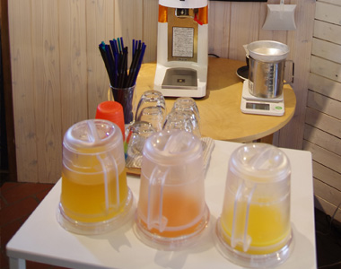 キッズドリンクコーナーで自由におかわり